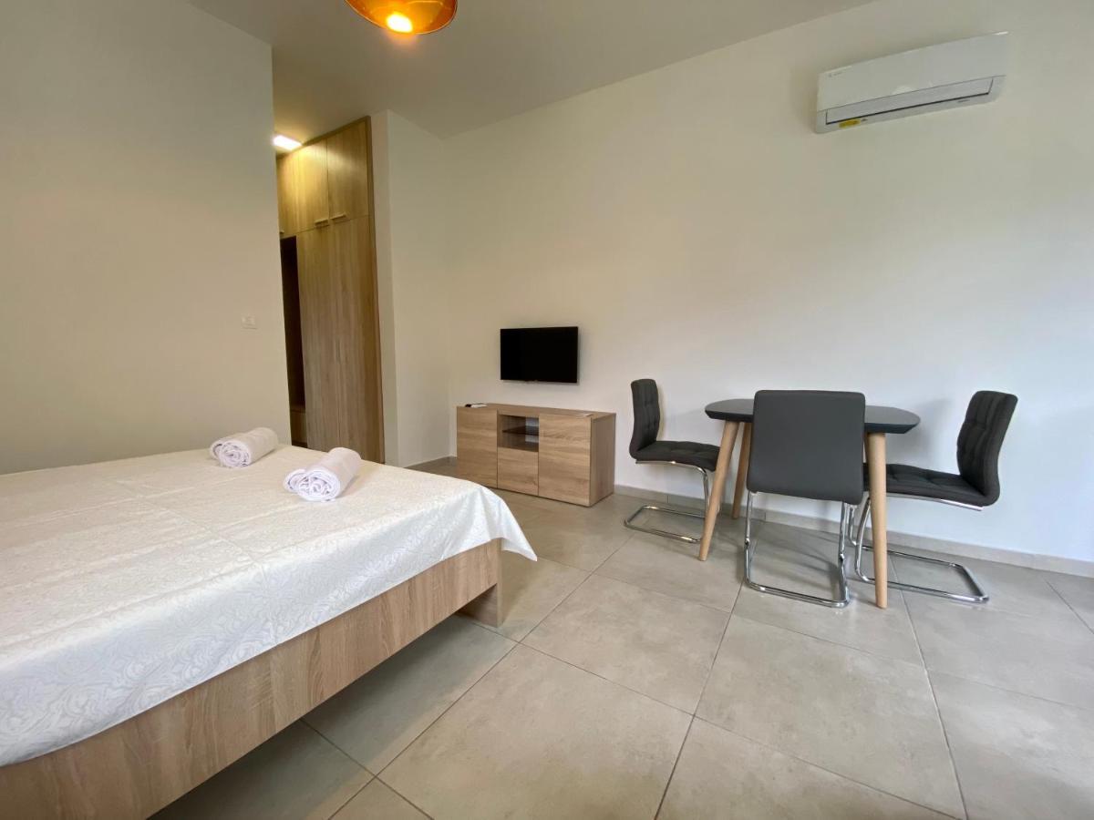 Villa Dolphin Apartments Petrovac Exterior foto